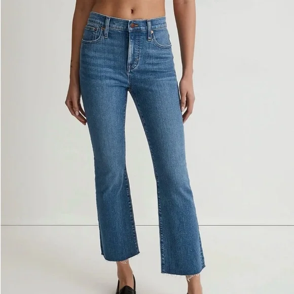EUC! Madewell Worn Once!! Mid Rise Kick Out Jeans - Picture 2 of 8